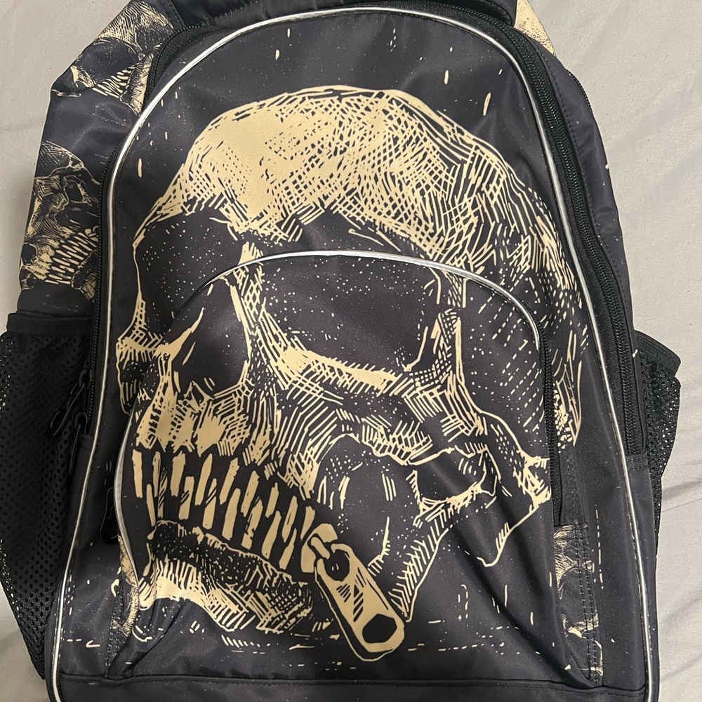 Skull back pack